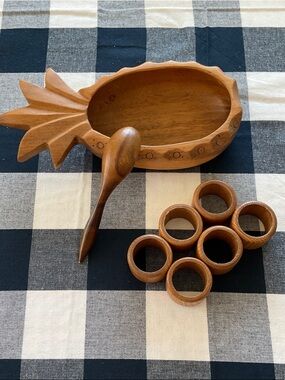 Wooden Pineapple Serving Monkey Pod Bowl Set